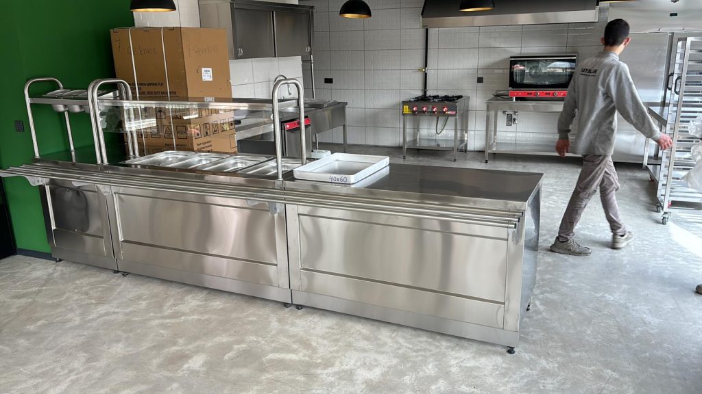 Benmari(Yemek Teşhir Ünitesi)-Küver(Çatal,Kaşık,Bıçaklık)-Servis Tezgahı Hattı